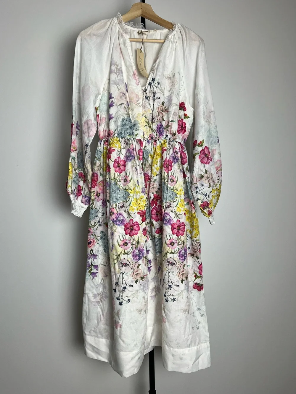 NWT Let Me Be Floral Midi Dress - Picture 4 of 13